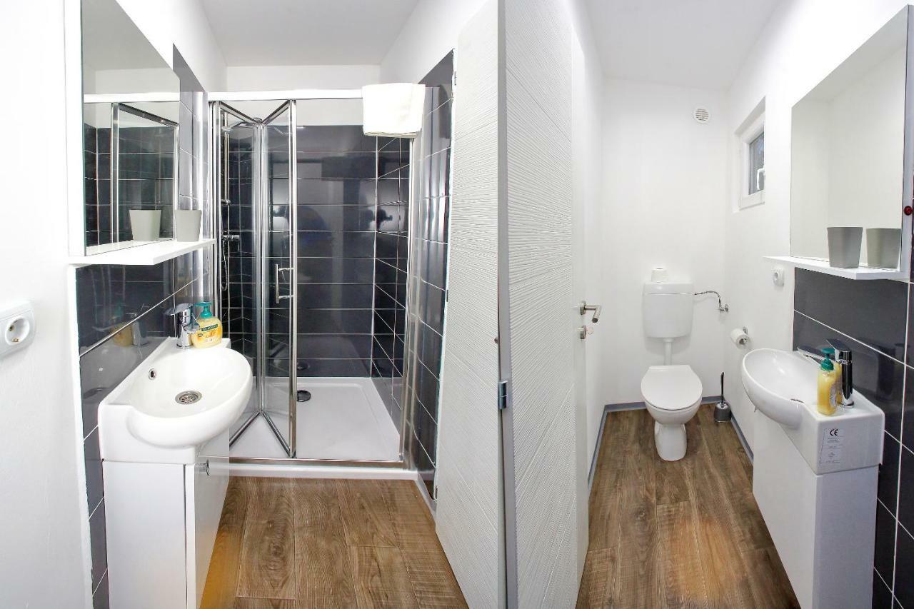 Mobile Homes Olive And Sea Bibinje Exterior photo