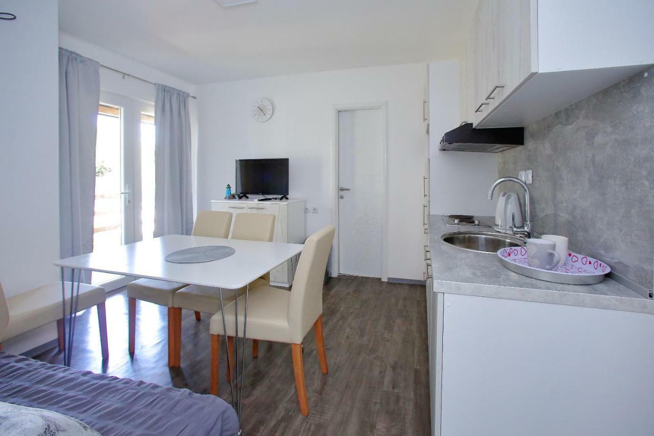 Mobile Homes Olive And Sea Bibinje Exterior photo